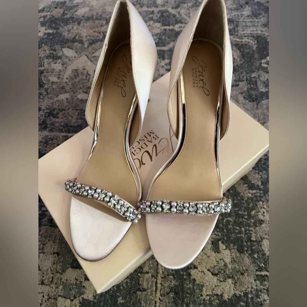 Jewel Badgley Mischka Heels